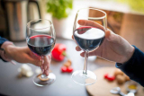 יין אדום: הסגולות הבריאותיות של יין אדום לחיים ארוכים